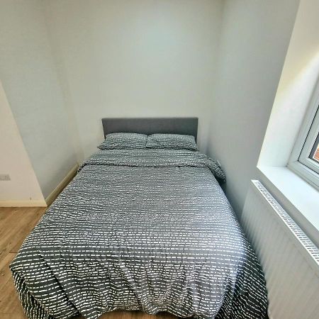 Mile End Budget Guesthouse London Exteriör bild