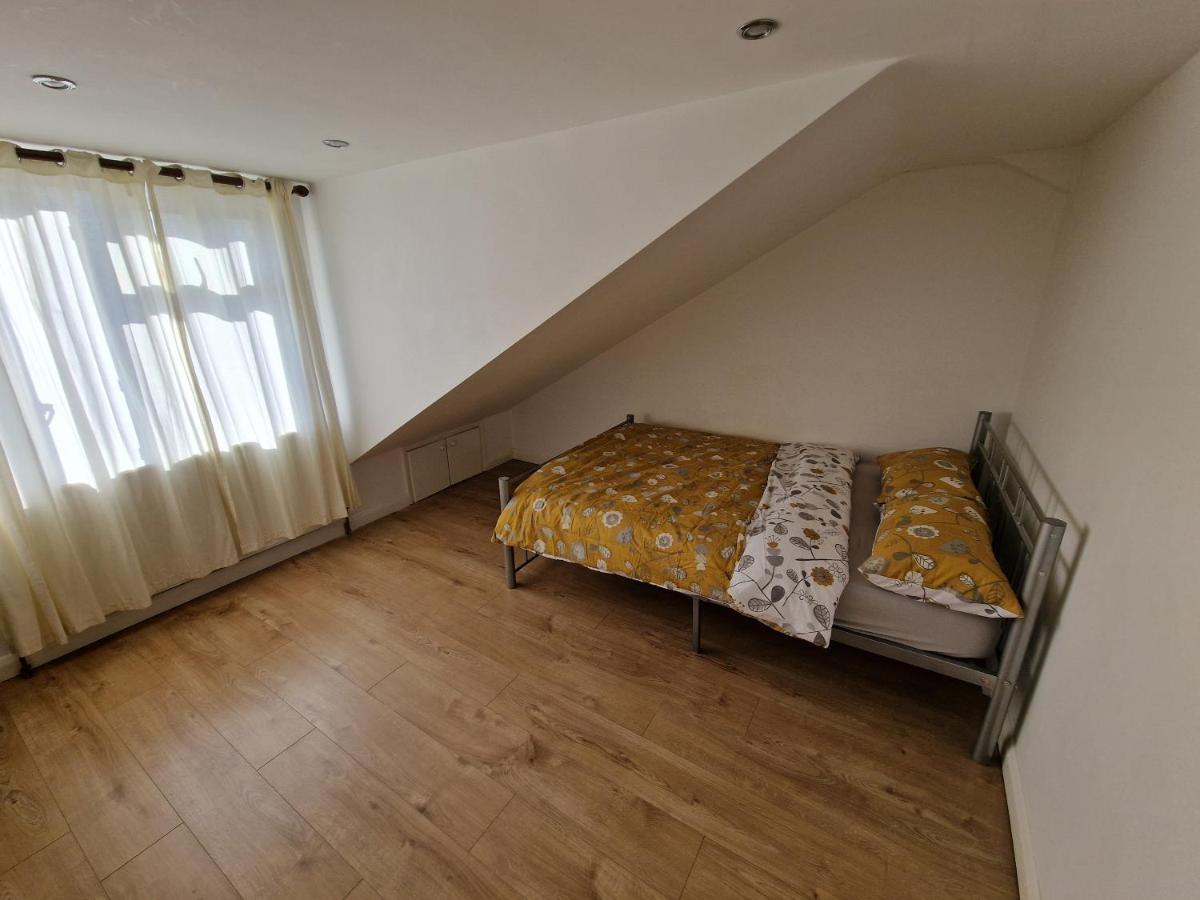 Mile End Budget Guesthouse London Exteriör bild