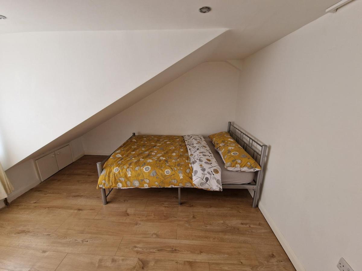 Mile End Budget Guesthouse London Exteriör bild