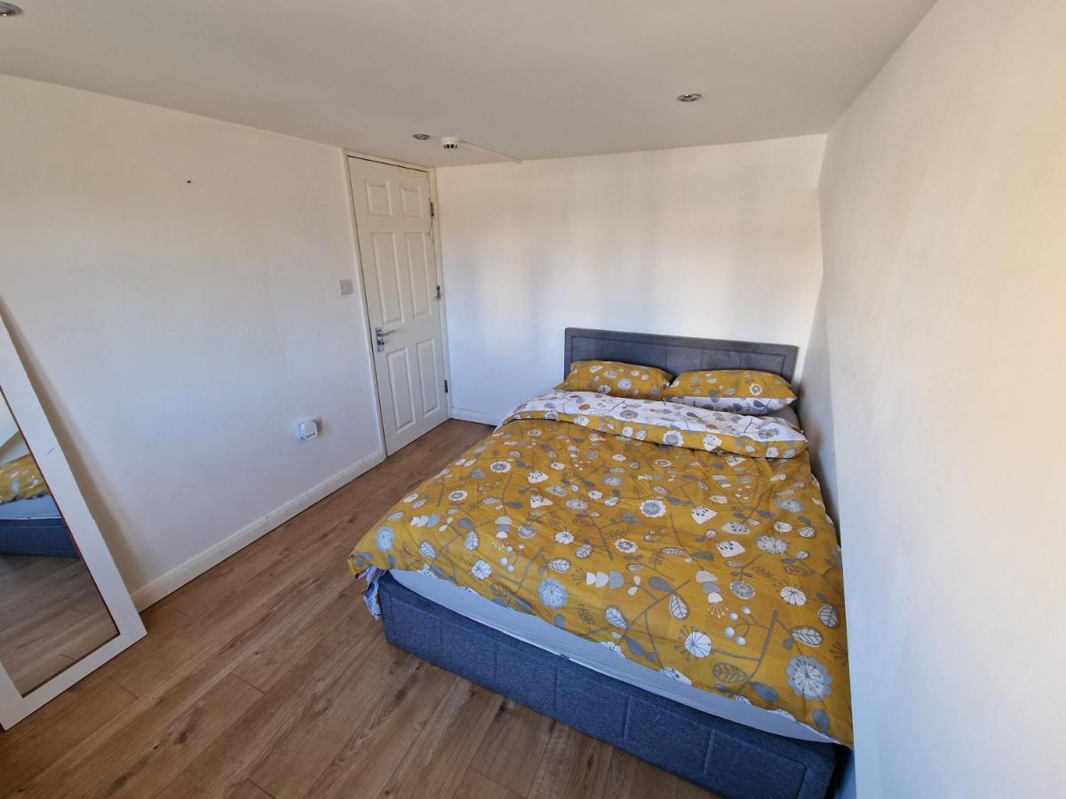 Mile End Budget Guesthouse London Exteriör bild