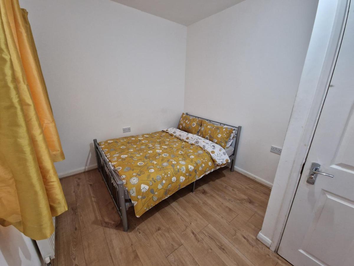 Mile End Budget Guesthouse London Exteriör bild
